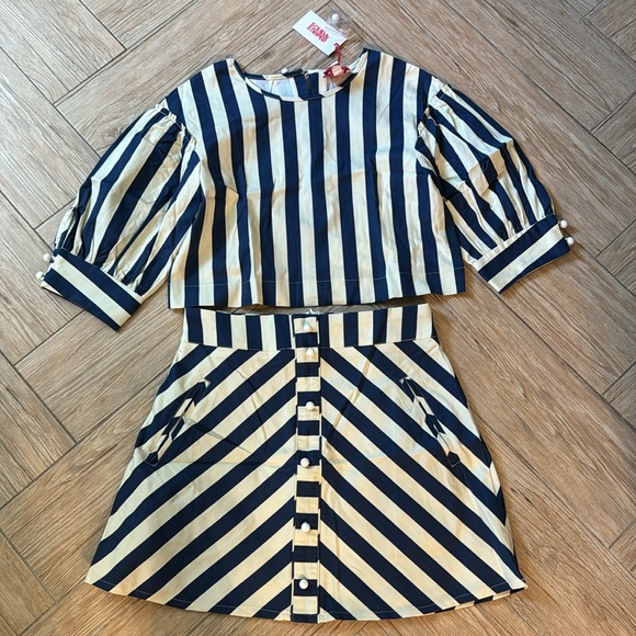 COPY - Solid & Striped The Alex Top and Skirt Set Size M - Picture 4 of 6